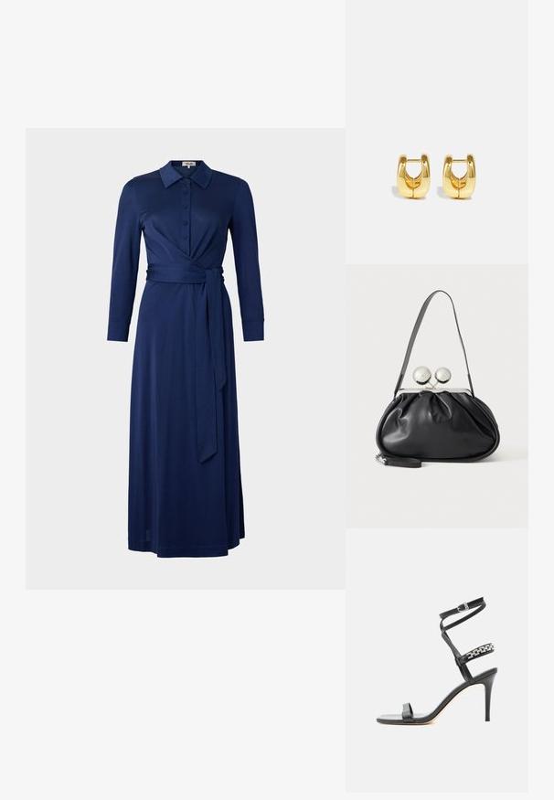 Navyblauwe jurk met een kraag, lange mouwen, knopen aan de voorkant en een tailleband. Beschikt over een wikkeldesign en een gladde textuur. De lengte reikt tot halverwege het onderbeen.; Zwarte sandaal met hoge hak, smalle enkelband, middenvoetband versierd met zilveren schakels en een open teenontwerp.; Zwarte leren handtas met een geplooid ontwerp, een enkele schouderband, zilverkleurige metalen omlijsting en twee grote ronde zilveren sluitingen.; Gouden hoepeloorknoppen met een slank, rond ontwerp. Heeft een holle center en een glanzend oppervlak, wat modern stijlen aanvult.