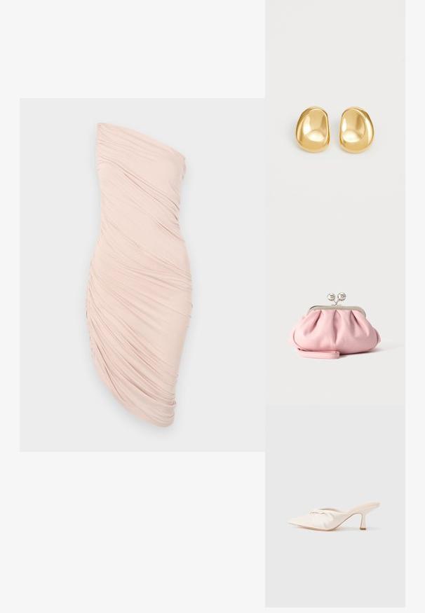 Robe bustier froncée en tissu rose pâle, avec une silhouette ajustée, une texture lisse et un design asymétrique avec des détails froncés sur un côté.; Chaussure mule en tissu beige clair avec un design noué à l'avant, bout pointu et talon fin et effilé. Texture lisse dans l'ensemble.; Petit sac pochette doux rose avec cadre métallique argenté et fermoir rond, reposant sur une surface plate et claire avec une bride de poignet repliée devant.; Boucles d'oreilles en forme de clou de couleur or, avec une forme lisse et arrondie et une surface réfléchissante, mettant en avant un design minimaliste sans motifs visibles.