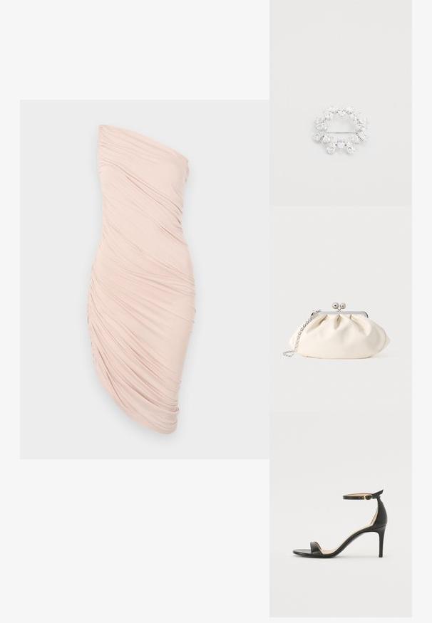 Robe bustier froncée en tissu rose pâle, avec une silhouette ajustée, une texture lisse et un design asymétrique avec des détails froncés sur un côté.; Sandale à talons hauts en cuir noir avec une lanière de cheville. Présente une texture lisse, un bout ouvert et un talon fin. Détail de boucle en ton doré.; Pochette en tissu crème avec un design froncé, cadre en métal argenté, deux boules décoratives, et une bandoulière chaîne argentée.; Broche circulaire avec plusieurs cristaux en forme de poire transparents, montés sur une base en métal argenté, dotée d'une attache épingle à l'arrière.