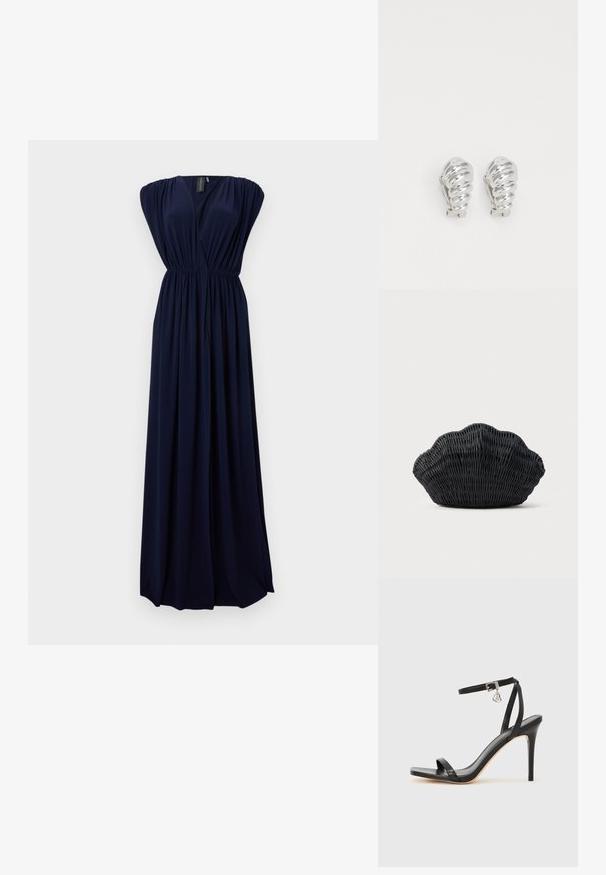 Robe maxi bleu marine en tissu fluide, avec un décolleté en V profond, des épaules froncées et une taille élastique pour marquer la silhouette.; Sandale à talon haut noire avec une bride étroite à la cheville, bout carré, cuir lisse et accent de boucle métallique.; Sac à main en osier noir en forme de coquille Saint-Jacques avec un dessus courbé et une texture tressée sur un fond uni.; Boucles d'oreilles en clip argentées avec un design en spirale, présentant une texture métallique lisse et des formes arrondies. Pas d'embellissements ou de motifs visibles.