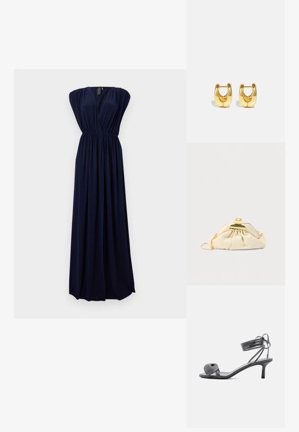 Robe maxi bleu marine en tissu fluide, avec un décolleté en V profond, des épaules froncées et une taille élastique pour marquer la silhouette.; Sandale à talon en cuir gris avec une bride nouée sur les orteils et des lacets enroulants autour de la cheville, sur un talon moyen et fin, sur fond blanc.; Pochette couleur crème en matière douce, dotée d'un fermoir doré et d'une bandoulière chaîne, avec un design froncé sur le corps.; Boucles d'oreilles en or avec un design élégant et arrondi. Présentent un centre creux et une surface brillante, complétant les styles modernes.