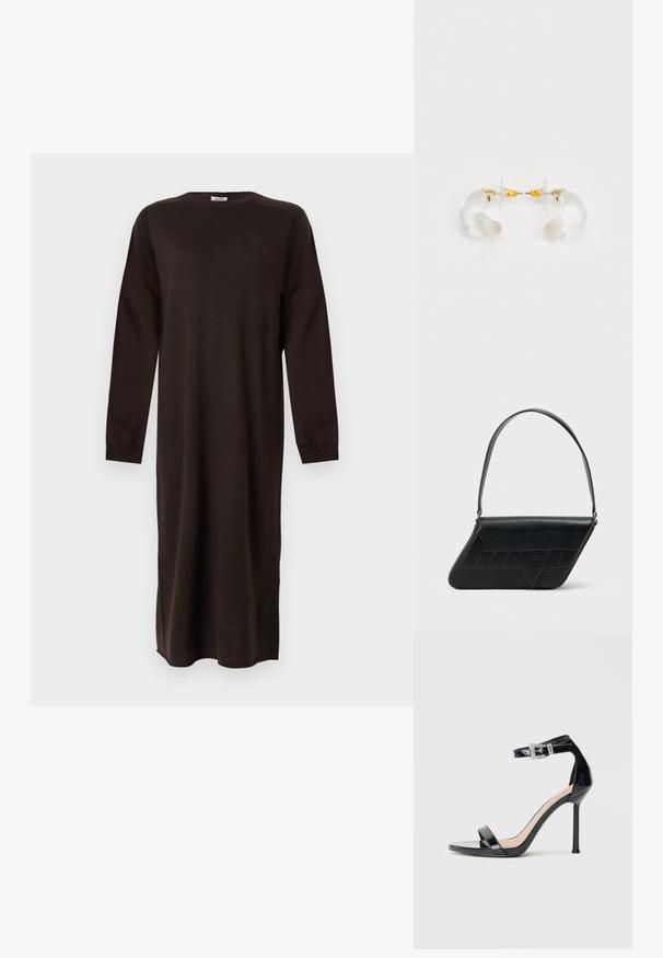 DRYKORN RIMONE - Strikkjoler - brown; Sort højhælet sandal i laklæder med ankelrem. Har minimalistisk design, åben tå og spænde med rhinsten-detaljer.; Sort skuldertaske i læder med trekantet form, præget logo og en enkelt justerbar rem. Minimalistisk design med glat tekstur.; Klare akryl hoops øreringe med guld accenter, der har et buet design og en transparent lås. Glat tekstur, minimalistisk stil.
