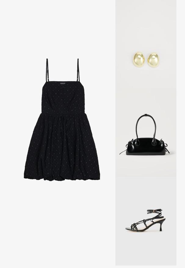 Even&Odd by Zalando Cocktailkjole / festkjole - black; Sort patentlæder højhælede sandaler med stropdesign, justerbar ankelrem og knyttede detaljer. Glat tekstur, spids tå.; Lille sort blank håndtaske med to lange håndtag og snøre-detaljer i siden på en ensfarvet lys baggrund.; Guldtonede metalstudøreringe med en glat, rund form og poleret overflade. Simpelt design uden yderligere dekorationer.