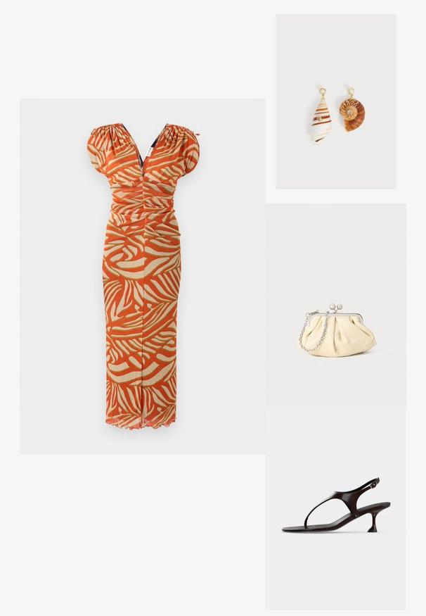 Rood en beige gemêleerde jurk met pofmouwen, geplooide lijf, V-hals en een soepele textuur. Uitlopende zoom met geplooide details.; Donkerbruine lakleren slingbacksandaal met kittenheel en teenbandje op witte achtergrond.; Geplooide beige leren clutch met een zilveren metalen frame, voorzien van twee ronde decoratieve sluitingen en een zilveren kettingriem.; Asymmetrische oorbellen met schelpenhangers, gouden studs met pareltoppen en kleine ingelegde heldere edelstenen op elke schelp.