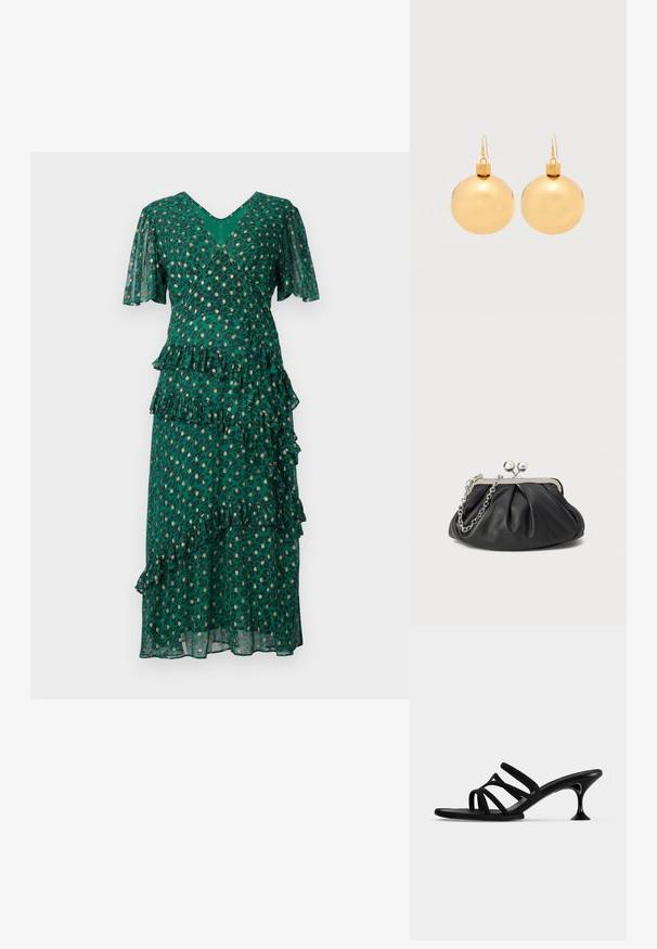 Groene jurk met luipaardvlekken, gelaagde ruffles bij de taille en zoom, korte klokmouwen en een diepe V-hals. Lichte, transparante stof.; Zwarte mule sandaal met vier dunne bandjes en een uitlopende kittenhak op een effen lichte achtergrond.; Zwarte leren clutch met geplooide textuur, zilverkleurig metalen frame, drukknopsluiting en kettingriem. Glad, zacht oppervlak.; Een paar glanzende gouden kerstbal-oorbellen met haaksluitingen op een effen witte achtergrond.