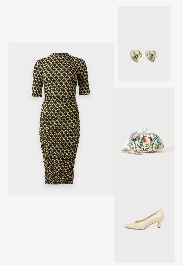 Aangesloten jurk tot kniehoogte met driekwart mouwen, hoge halslijn, gerimpelde zijkanten en een geometrisch diamanten patroon in groen, zwart en beige.; Dames schoen in roomkleur met een puntige neus en een lage, ronde balvormige hak op een effen achtergrond.; Kleine stoffen beugeltas met bloemenkraalborduursel, metalen frame en zilveren kettingband op een effen lichte achtergrond.; Een paar gouden oorbellen met beugel, elk met een hangende gevlekte beige en zwarte stenen kraal op een lichtgrijze achtergrond.