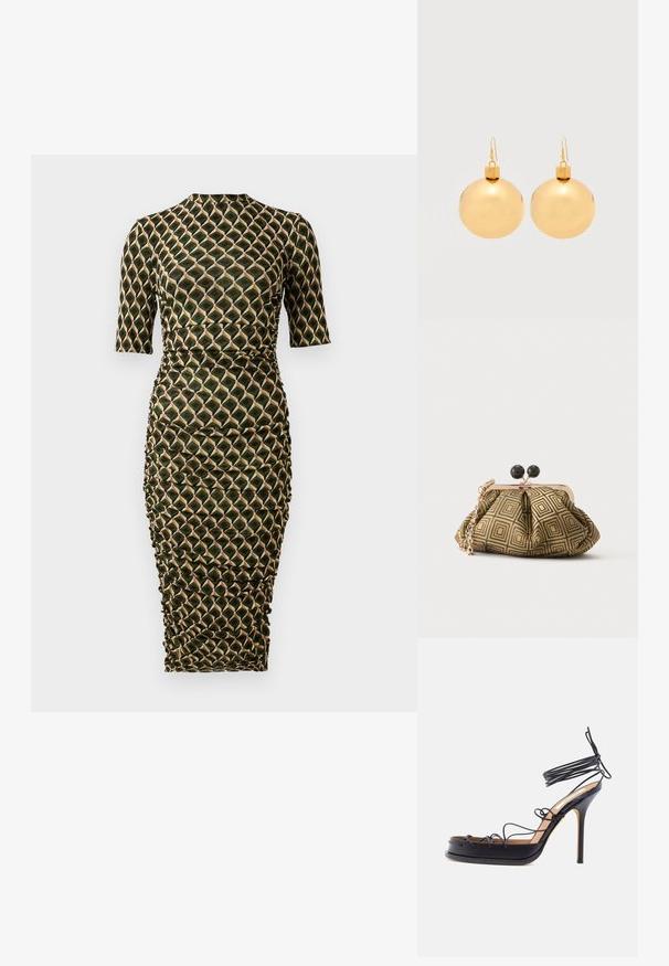 Vestido ajustado de longitud hasta la rodilla con mangas tres cuartos, cuello alto, laterales fruncidos y un patrón geométrico de diamantes en verde, negro y beige.; Sandalia negra de tacón alto con finas tiras de cuero que envuelven el pie y el tobillo, con un tacón de aguja puntiagudo.; Pequeño bolso de mano con patrón geométrico en dorado y negro, marco metálico dorado, cierre de bola negro y una corta correa de cadena dorada.; Par de pendientes de bola navideña dorados brillantes con cierre de gancho sobre un fondo blanco liso.