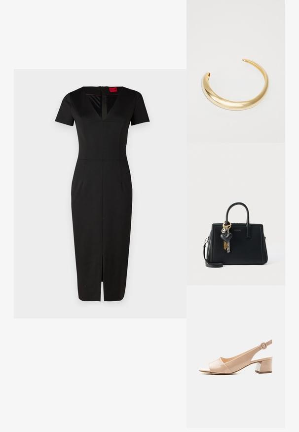 Sort tætsiddende kjole med korte ærmer, V-udskæring, slids foran og struktureret design. Fremstillet af glat, strækbart stof. Etiket synlig.; Beige laklædersandal med åben tå, slingback, blokhæl og rund spænde strop på hvid baggrund.; Sort læderhåndtaske med to øverste håndtag, aftagelig skulderrem og dekorativ vedhæng med kæder og hjerte-detalje.; Guldfarvet metalarmbånd med en glat, refleksiv overflade og et minimalistisk design, der har let afrundede kanter og åbne ender.