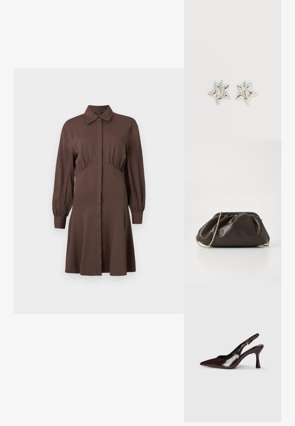 Bruine shirtjurk van zacht materiaal, met een sluiting aan de voorkant met knopen, lange pofmouwen en een aansluitende taille met geplooide details.; Bruine gepatineerde leren slingback pumps met een spitse neus, een dunne hak en een verstelbaar bandje met een kleine gesp.; Bruine leren handtas met een geaccentueerd ontwerp, gouden kettinghengsel en een zachte, textuurafwerking. Compacte vorm geschikt voor avondgebruik.; Zilverkleurige stervormige oorringen met een gladde, gepolijste afwerking op een effen witte achtergrond.
