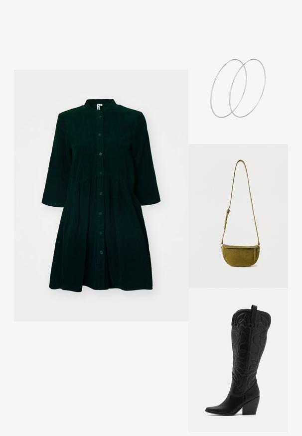 Donkergroene corduroy jurk met een knoopsluiting aan de voorkant, een mandarinkraag, driekwartmouwen en een geplooide taille voor extra detail.; Zwarte leren kniehoge laarzen met puntige neus en gestapelde hak. Voorzien van decoratief stiksel en gebogen designelementen.; Olijfgroene suède schoudertas met verstelbare riem en ritssluiting aan de voorkant op een effen witte achtergrond.; Zilveren hoepel oorbellen met een minimalistisch ontwerp. Cirkelvormig, gladde textuur en dun profiel. Lichtgewicht met een gepolijste afwerking.