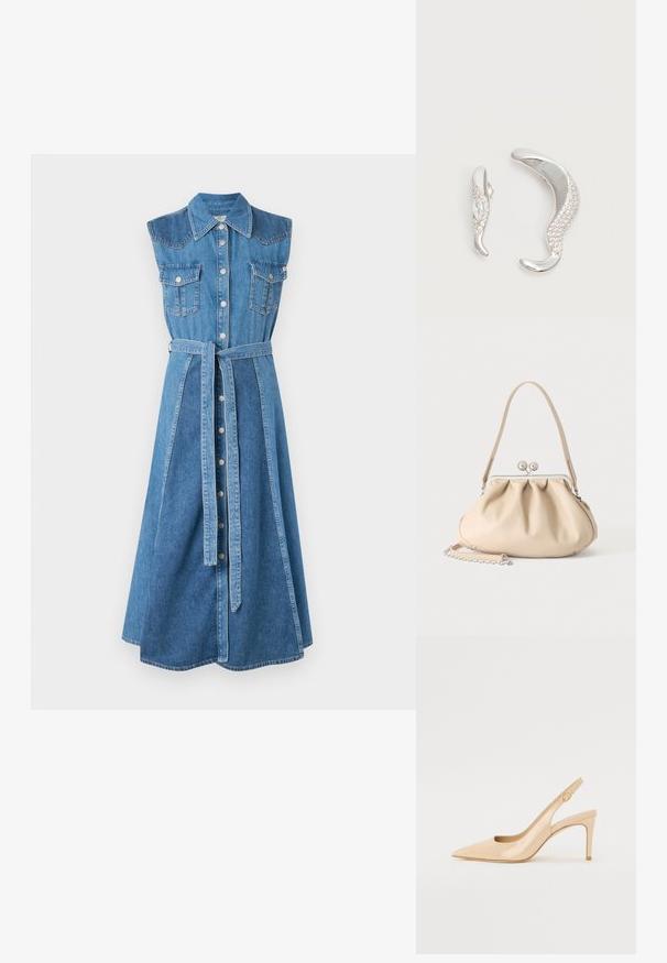 Denim jurk met een kraag, mouwloos ontwerp, twee borstzakken, een ceintuur in de taille en een mid-length, uitlopende zoom. Lichtblauwe kleur.; Nude gepatineerd leren slingbackhak met een spitse neus, open vamp en een dunne stilettohak. Bevat een ronde gouden accent op de band.; Beige zachte leren handtas met een zilveren metalen frame sluiting, een enkele schouderriem en een optionele kettingriem op een witte achtergrond.; Twee gebogen zilveren oorbellen, de één groter dan de ander, beide versierd met kleine fonkelende kristallen langs één rand.