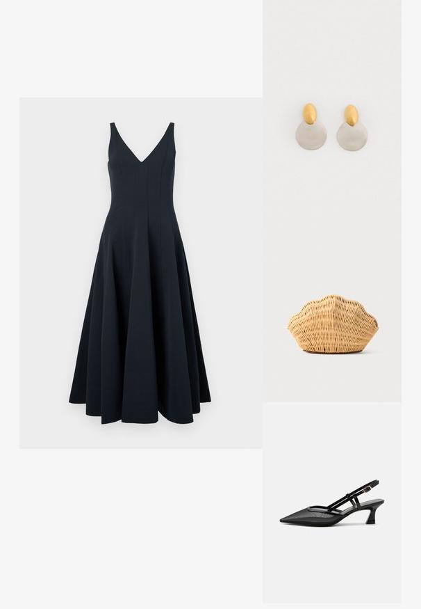 Robe sans manches bleu marine avec un décolleté en V, une jupe évasée et des coutures verticales, présentant une texture lisse et une longueur jusqu'aux chevilles.; Chaussure slingback noire à bout pointu avec tige en mesh, fines brides, boucle dorée et petit talon incurvé sur fond blanc.; Sac à main en rotin tissé en forme de coquille Saint-Jacques de couleur brun clair naturel avec des bords arrondis et texturés.; Boucles d'oreilles en métal doré et argenté avec une base en disque rond et une pièce supérieure ovale, texture lisse et finition polie.