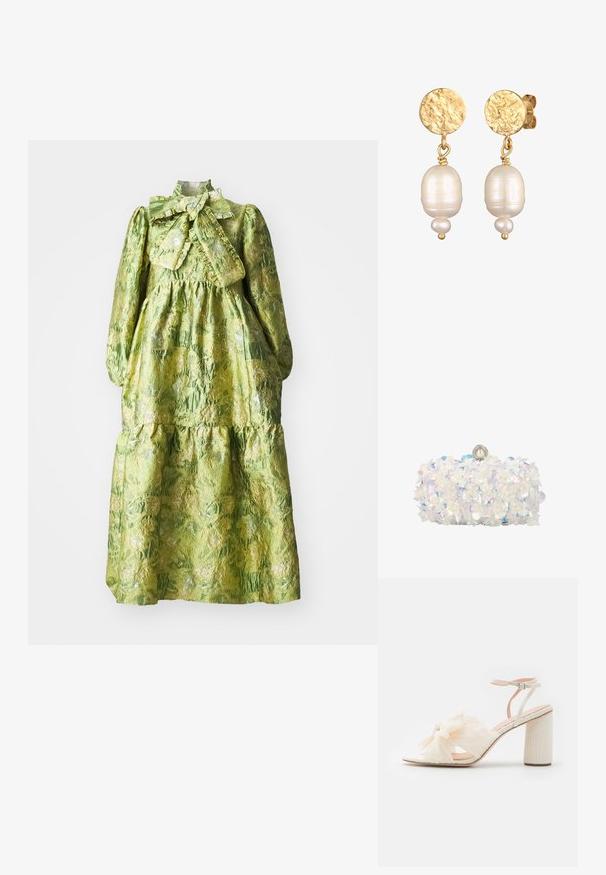 Grünes Kleid mit langen Ärmeln, hohem Kragen, gestuftem Design und strukturiertem Blumenmuster. Enthält eine große Schleife am Hals.; Damen Hochhackige Sandalen in Creme. Mit einem strukturierten Schleifendetail, offener Zehenpartie und einem dicken Blockabsatz mit geripptem Design. Verstellbarer Knöchelriemen.; Weiße Clutch-Tasche mit irisierenden Blumenapplikationen und Perlakzenten, mit einem Perlenverschluss oben.; Elli DAINTY BEACH STRUCTURED - Ohrringe - gold-coloured