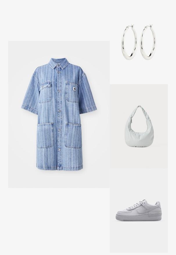 Robe chemise en denim bleu clair avec des rayures verticales, manches courtes, deux poches poitrine et un petit patch logo. Fermeture par boutons à l'avant.; Basket en cuir lisse gris Nike Air Force 1 avec un bout perforé, une semelle épaisse et un détail 'AIR' en relief sur le talon.; Sac hobo doux, de couleur gris clair, fabriqué en matériau synthétique. Présente une poignée rembourrée unique et un compartiment zippé sur le côté.; Boucles d'oreilles créoles en argent avec une finition lisse et brillante. Forme circulaire, dotée d'un fermoir sécurisé. Design simple et élégant.