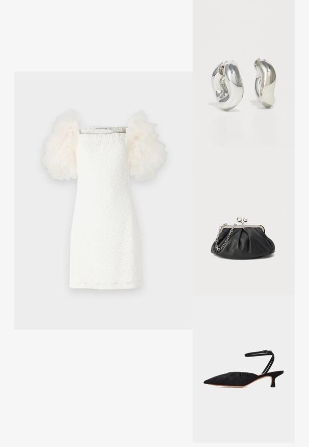 Weisses Kleid mit strukturiertem Spitzenmuster, geradem Schnitt und transparenten, puffigen Tüllärmeln in hellem Creme. Minimalistisches Design mit einem quadratischen Ausschnitt.; Schwarzer, spitz zulaufender Schuh mit niedrigem Absatz, gerüschtem Obermaterial und dünnem Knöchelriemen mit Schnalle, seitlich auf weißem Hintergrund dargestellt.; Schwarze Leder-Clutch mit geraffter Textur, silberfarbener Metallrahmen, Druckverschluss und Kettenriemen. Glatte, weiche Oberfläche.; Silberne skulpturale Ohrringe mit glatten, geschwungenen Formen und reflektierenden Oberflächen. Sie verfügen über ein geschlossenes Ringdesign und eine ausgeprägte organische Form.