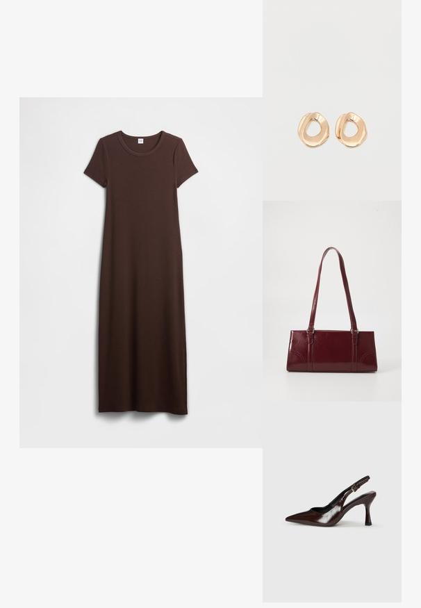 Braunes Baumwoll-Maxikleid mit kurzen Ärmeln, rundem Ausschnitt und glatter Textur. Das Design ist schlicht und gerade geschnitten und bietet eine lockere Passform.; Braune lackleder Slingback-Absätze mit spitzem Zehen, einem dünnen Absatz und einem verstellbaren Riemen mit einer kleinen Schnalle.; Burgunderfarbene Handtasche aus glänzendem Material, rechteckige Form, mit zwei Schulterriemen und subtilen, geschwungenen Akzenten an der Vorderseite.; Paar unregelmäßig geformter, polierter Creolen aus goldfarbenem Metall mit offenem Zentrum auf weißem Hintergrund.