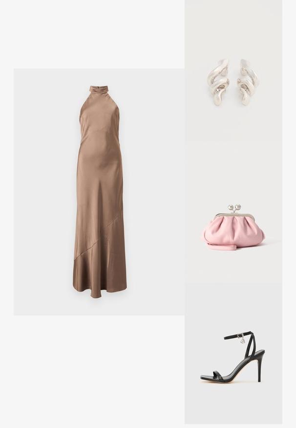 Robe longue sans manches en satin brun clair avec un col montant plissé et un détail d'ourlet asymétrique sur la jupe.; Sandale à talon haut noire avec une bride étroite à la cheville, bout carré, cuir lisse et accent de boucle métallique.; Petit sac pochette doux rose avec cadre métallique argenté et fermoir rond, reposant sur une surface plate et claire avec une bride de poignet repliée devant.; Boucles d'oreilles clips en métal argenté torsadé avec une finition lisse et brillante, présentant un design moderne et abstrait en spirale.