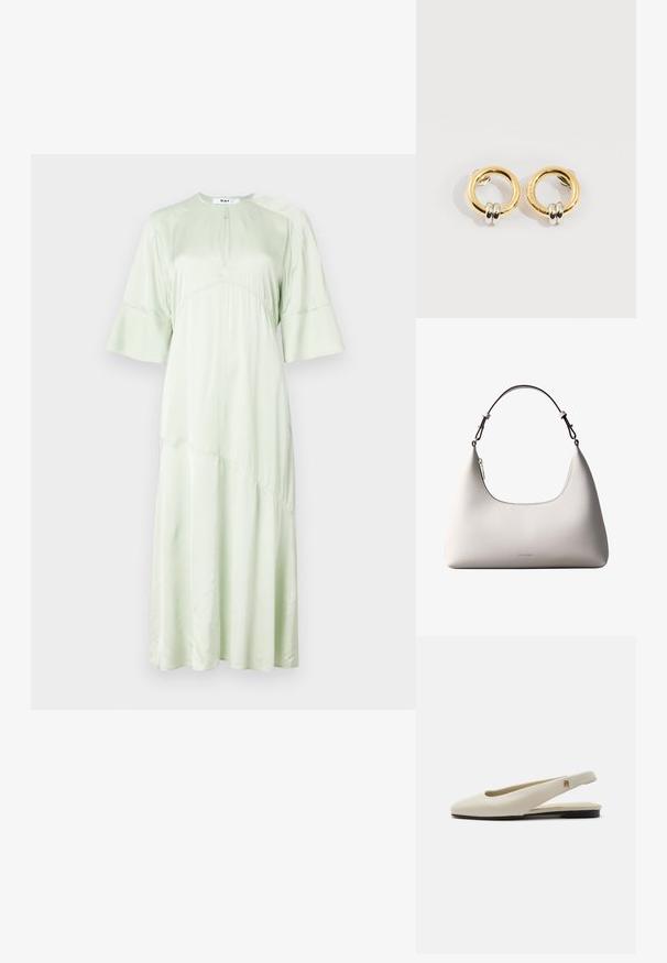 DAY Birger et Mikkelsen CAMILLA - Cocktailkjole / festkjole - green; Flatsko i cremefarvet læder med rundet tå og lille guldemblem på remmen.; Cremefarvet skuldertaske i læder fra Calvin Klein med buet topkant, sølvfarvet lynlås og mørkebrun justerbar rem.; Guld cirkulære øreringe med to små sølv-ringe på hver, der viser subtile indgraverede mærkenavne detaljer, sat på en hvid baggrund.