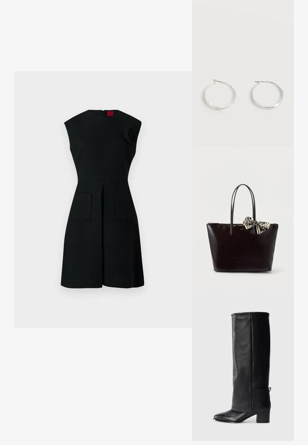 Schwarzes Kleid mit strukturiertem Muster, kurzen Ärmeln, zwei Taschen vorne und einem floralem Akzentdetail an der Schulter. Reißverschluss hinten.; Schwarze Leder-Stiefel bis zum Knie mit glatter Oberfläche, quadratischer Zehenpartie, Blockabsatz und seitlichen Bindebändern für eine verstellbare Passform.; Schwarze Clutch aus Lackleder mit zwei Schulterriemen und einer schwarz-weiß gemusterten Schleife, die nahe dem Griff befestigt ist.; Silberne Metallcreolen mit glatter, leicht gebogener Oberfläche und Klappverschluss vor schlicht weißem Hintergrund.