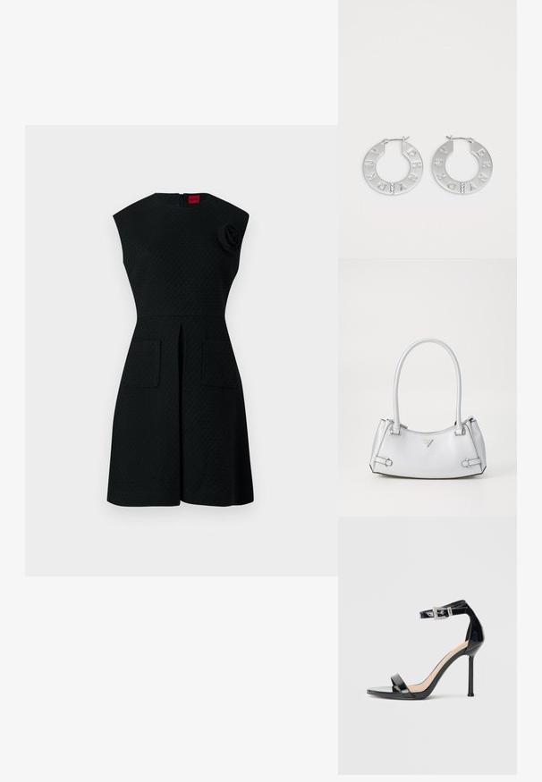 Sort kjole med et struktureret mønster, korte ærmer, to forlommer og en blomsterdetalje på skulderen. Bagtil med lynlås.; Sort højhælet sandal i laklæder med ankelrem. Har minimalistisk design, åben tå og spænde med rhinsten-detaljer.; Sølv håndtaske med et struktureret design, der har to håndtag, en skinnende overflade, accenthardware og et trekantet logo på fronten.; Sølv hoops øreringe med indgraverede bogstaver "DKNY," og tre klare ædelstene, der fremhæver designet. Cirkulær form med glansfuld finish.