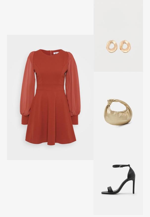 Rød kjole med korte, puffede gennemsigtige ærmer, tætsiddende liv, udvidet nederdel og lynlås i ryggen. Fremstillet af tekstureret stof med en glat finish.; Sort højhælet sandal med et sleek design, der har en ankelrem, åben tå og glat lædertekstur.; Guldmetal taske med en glat, shiny overflade. Har et knyttet håndtag og en rund, blød form. Lynlåslukning langs toppen.; Par af uregelmæssigt formede, polerede øreringe i guldfarvet metal med åben midte på en ens hvid baggrund.