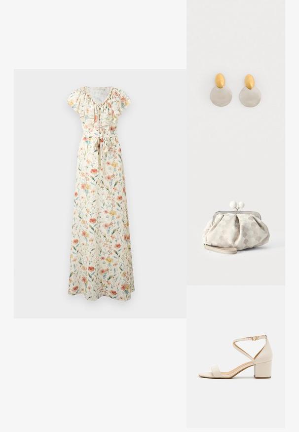 Robe longue crème à fleurs avec manches courtes, encolure à volants et ceinture nouée à la taille, avec des fleurs roses, orange et jaunes et des feuilles vertes.; Sandales à talon bloc beiges présentant un design minimaliste, bout ouvert et une sangle de cheville ajustable avec une boucle dorée. Texture lisse.; Petit sac pochette beige avec tissu texturé à pois, cadre argenté, fermoir rond blanc et bracelet de poignet amovible sur fond uni.; Boucles d'oreilles en métal doré et argenté avec une base en disque rond et une pièce supérieure ovale, texture lisse et finition polie.