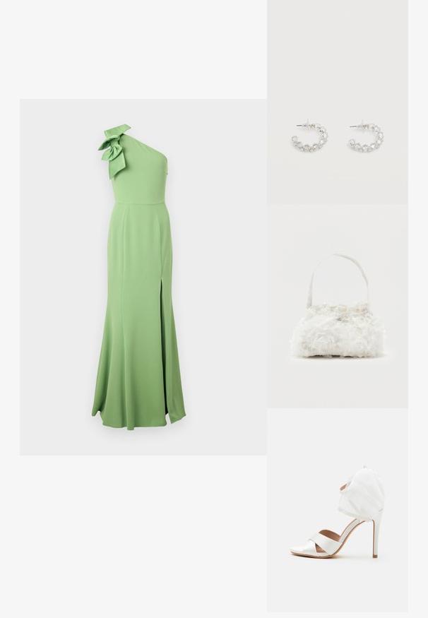 Robe longue verte à une épaule en tissu lisse, mettant en avant un grand nœud sur l'épaule et une fente sur le côté pour plus de mouvement.; La sandale blanche à talons hauts présente des brides en satin et un accent en tissu transparent à l'arrière. Texture lisse et design ouvert à l'avant. Silhouette élégante.; Petit sac à main blanc orné de roses en tissu recouvrant le corps et d'une fine anse unique, sur un fond uni.; Boucles d'oreilles anneaux en argent incrustées de cristaux facettés clairs, avec attaches à tige et embouts transparents sur fond blanc.