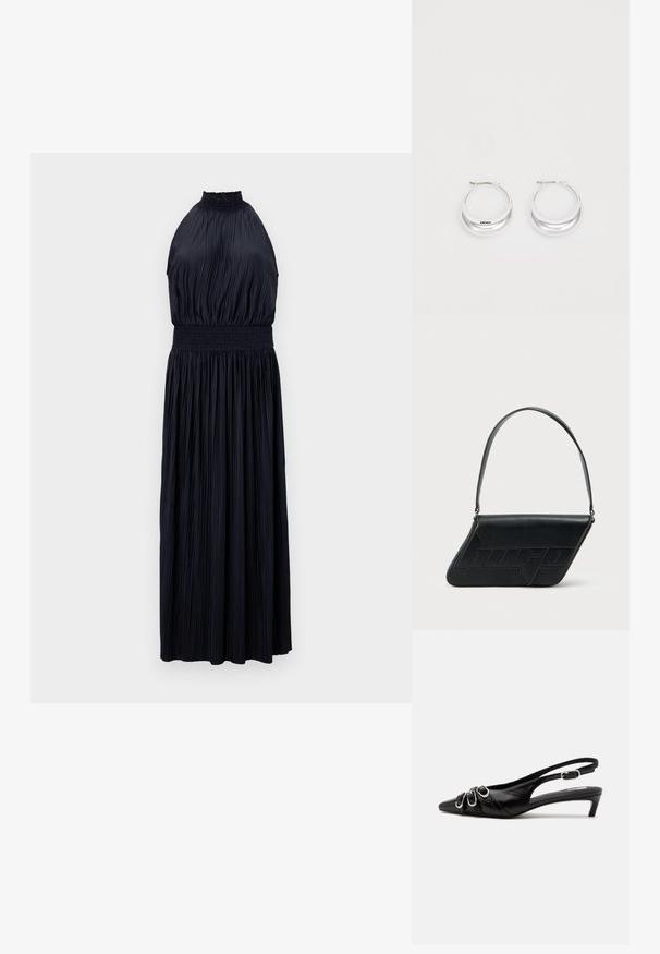 Vestido sin mangas en azul marino oscuro, con tela plisada, cintura fruncida y una silueta fluida y de largo completo. Textura suave en todo el vestido.; Zapato slingback de cuero negro con punta puntiaguda, tres hebillas plateadas en la parte delantera y tacón bajo tipo «kitten» sobre fondo blanco.; Bolso de hombro de cuero negro con forma triangular, logo en relieve y una sola correa ajustable. Diseño minimalista con textura suave.; Pendientes de aro de plata con un acabado pulido y la marca DKNY, exhibidos sobre un fondo blanco liso.