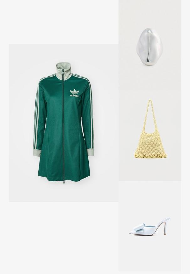 Roheline tõmblukuga spordijope kõrge kraega, kolme valge triibuga varrukatel, kreemjad mansetid ja Adidas logo rindkerel.; Heledad sinine nahast slingback-kontsaga kingad, terava varbaosaga, suure lipsu detailiga ja 10 cm kõrge kontsaga. Sile tekstuur ja minimalistlik disain.; Kollane makrameevõrkkott pika sangaga ja sees beež vutlar, esitatud ühtlase valge taustaga.; Sile, ebakujuline poleeritud hõbeese peegeldava pinnaga, mis on paigutatud tasasele heledale taustale.