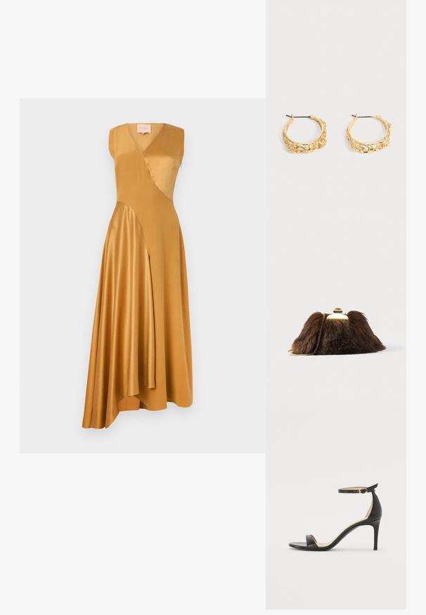 Roksanda WASHED SILK SATIN MIRAL DRESS - Cocktailjurk - mustard; Zwarte leren hoge hak sandaal met enkelbandje. Heeft een gladde textuur, open teen en een dunne hak. Gouden gesp detail.; Bruine clutch van imitatiebont met een goudkleurige sluiting en kettingriem. Zachte textuur, driehoekige vorm en licht pluizig uiterlijk.; Set gouden creolen met sierlijke bloem- en bladreliëf op een neutrale achtergrond.