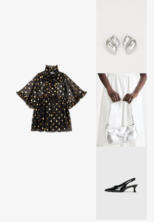 Robe noire transparente avec un col montant et un détail en nœud, ornée de pois dorés, manches évasées et ourlet à volants superposés.; Escarpins en cuir verni noir avec un bout pointu et un petit talon carré. Sangle réglable à la cheville avec boucle.; Sac à main en métal argenté avec un détail à lacets, arborant un design épuré et une courte sangle. Le sac est tenu dans les mains, mettant en valeur sa texture.; Boucles d'oreilles en argent avec une forme organique et abstraite. Surface lisse et brillante avec un design effilé. Présente des courbes subtiles et un détail central en ligne.