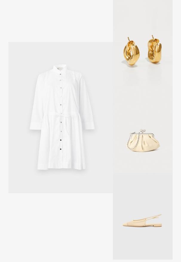 Hvid skjortekjole med mandarin-krave, lange ærmer, indsnævret talje med bånd og kontrasterende sorte knapper langs forsiden.; Slingback fladsko i lys beige med en mesh-overdel, spids tå og en lav hæl. Har en justerbar strop for bedre pasform.; Plisseret beige læderclutch med en sølvmetalramme, der har to runde dekorative låse og en sølvkædetrasporte.; Chunky guld hoop øreringe med et let snoet, rørformet design og postsystem bagpå, på en hvid baggrund.