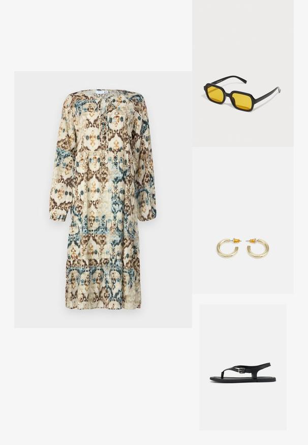 Robe à manches longues imprimée dans des tons naturels, présentant un motif abstrait de bleu, marron et orange. Encolure ronde avec un détail à nouer.; Sandale plate noire avec bride à la cheville, entre-doigt et boucle argentée sur semelle lisse, vue de côté sur fond blanc.; Lunettes de soleil rectangulaires noires avec des verres jaunes. Les caractéristiques incluent des montures épaisses et un design anguleux avec une finition lisse et brillante.; Boucles d'oreilles en métal doré en forme d'anneau, avec une finition lisse et arrondie. Elles possèdent des accents orange à l'arrière pour un maintien sécurisé.