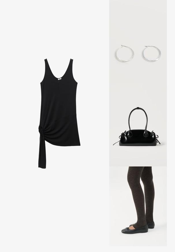 Débardeur noir sans manches avec encolure dégagée et détail nœud en tissu en bas à gauche.; Jambes portant des leggings côtelés foncés associés à des ballerines noires avec de petits détails en nœud sur fond blanc.; Petit sac à main noir brillant avec deux longues anses et des détails à cordon sur les côtés sur un fond clair uni.; Boucles d’oreilles créoles en métal argenté avec une surface lisse légèrement incurvée et des fermoirs à clapet sur un fond blanc uni.