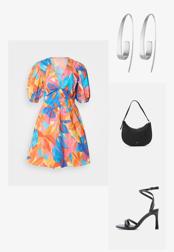 Robe courte colorée avec un décolleté en V plongeant, des manches bouffantes et une taille cintrée. Présente un motif de feuilles tropicales en rose, orange, bleu et vert.; Sandales à talons hauts noires au design élégant, avec deux fines brides sur les orteils et une bride croisée à la cheville avec une boucle.; Sac à main en cuir noir avec une forme courbée, surface texturée, coutures avant et un logo doré. Il est doté d'une seule sangle ajustable.; Boucles d'oreilles en argent avec un design allongé et épuré. Fabriquées en métal poli, présentant une texture lisse et un style minimaliste.