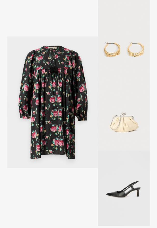 Zwarte katoenen bloemenjurk met roze rozen en groene bladeren. Lange pofmouwen en een halslijn met een sleufje, versierd met een zwarte kwast.; Zwarte leren slingback schoen met een puntige neus, voorzien van een glanzend detail op de neuskap en een hak van gemiddelde hoogte. Open zijkant ontwerp.; Geplooide beige leren clutch met een zilveren metalen frame, voorzien van twee ronde decoratieve sluitingen en een zilveren kettingriem.; Set gouden creolen met sierlijke bloem- en bladreliëf op een neutrale achtergrond.