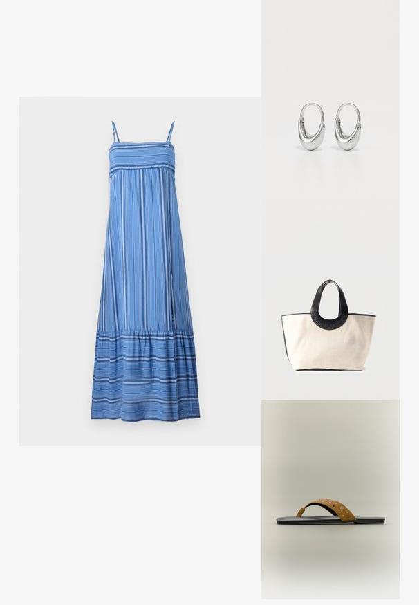 Hollister Co. BABYDOLL MAXI - Maxi šaty - dark blue/white; Ploché čierne sandále s hnedým koženým remienkom na priehlavku, zdobené striebornými cvočkami a kovovými očkami na jednoduchom pozadí.; Béžová plátená taška s čiernym koženým lemom a zaoblenými rukoväťami s vyrazeným logom "SAMSOE SAMSOE".; Strieborné kruhové náušnice so zakriveným tvarom slzy a lesklým povrchom. Obsahujú bezpečné zapínanie a hladkú textúru.