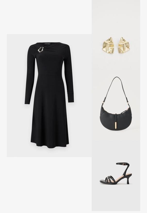 Robe midi noire à manches longues avec encolure ronde et détail asymétrique d'une broche argentée sur l'épaule gauche.; Sandales à talons noirs avec plusieurs fines lanières sur le bout, une seule lanière à la cheville avec une boucle dorée, et un bout carré.; Sac à main noir en forme de croissant avec une bandoulière unique, une fermeture éclair dorée et une languette décorative rectangulaire dorée à l'avant.; Boucles d'oreilles en métal doré avec un design ondulé ; surface lisse et réfléchissante ; forme asymétrique ; sans motifs ni éléments visibles.