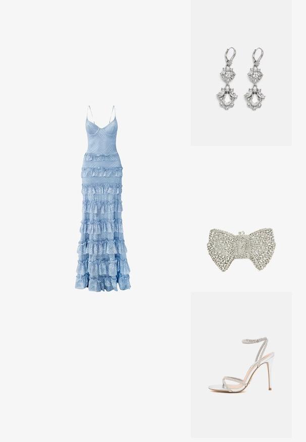 Vestido maxi azul claro con un corsé ajustado, tirantes finos y volantes en cascada a lo largo de la falda, con patrones texturizados en forma de olas.; Sándal de tacón alto plateado con tiras finas, adornado con strass, con un diseño elegante y una punta afilada.; Clutch en tono plata con forma de lazo adornado con strass claros y un cierre de cristal en la parte superior.; Pendientes de tono plateado que presentan múltiples piedras de cristal transparente en formas de lágrima y marquesa, con cierres de palanca y un detallado intrincado.
