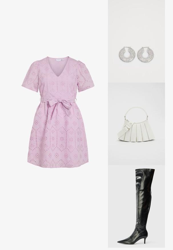 Kort pink kjole med V-udskæring, korte puffærmer og et bælte, der kan bindes. Udstyret med broderede blomsterdesigns over hele stoffet.; Knæhøje sorte læderstøvler med en blank finish, spidse tæer og en slank stilettohælt. Har en tætsiddende top med syningsdetaljer.; Lacoste LENGLEN BAG - Håndtasker - cristalline; Sølvøreringe med flere klare krystaludsmykninger, med en struktureret overflade og et åbent rundt design.