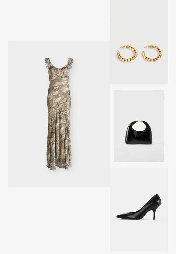 Robe longue sans manches avec bretelles à volants et motif peau de serpent marron et beige sur tissu lisse, présentée sur fond uni.; Chaussure à talon haut noire à bout pointu avec un talon stiletto fin et une finition lisse et brillante, vue de profil sur fond blanc.; Sac à main en cuir noir avec poignée arrondie et fermoir doré, sur un fond clair uni.; Paire de boucles d’oreilles créoles dorées avec des détails de perles arrondies le long du bord extérieur sur un fond clair.