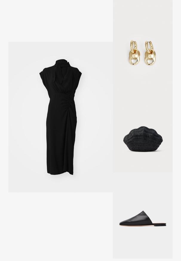Vestido negro con un cuello alto, mangas cortas y detalles fruncidos en la cintura, con una tela suave y texturizada y corte hasta la rodilla.; Mula de cuero negro sin cordones con punta puntiaguda y suela plana color camel sobre un fondo gris claro liso.; Bolso de mimbre negro con forma de concha de vieira con parte superior curva y textura tejida sobre un fondo liso.; Pendientes de aro de oro con un diseño entrelazado que presenta un corte en forma de corazón. Superficie suave con un acabado brillante y un sutil detalle de marca.