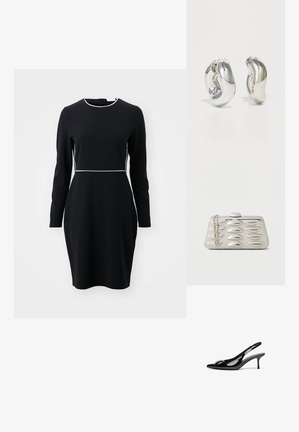 Schwarzes langärmeliges Kleid mit einem runden Ausschnitt und weißen Paspeln entlang der Taille und des Kragens. Aus einem glatten, dehnbaren Stoff gefertigt.; Schwarze patentierte Slingback-Absätze mit spitzem Zehenbereich und glänzender Oberfläche. Besitzt einen schlanken Absatz und eine abgerundete Akzentuierung am Schuhoberteil.; Rechteckige silberne Clutch mit erhabenen ovalen Mustern auf der Vorderseite und einer silbernen Kette, die an einer Ecke auf einem einfarbigen Hintergrund liegt.; Silberne skulpturale Ohrringe mit glatten, geschwungenen Formen und reflektierenden Oberflächen. Sie verfügen über ein geschlossenes Ringdesign und eine ausgeprägte organische Form.