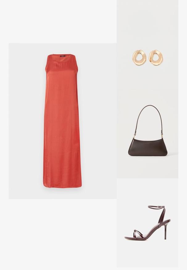Robe longue sans manches de couleur corail unie. Fabriquée dans un tissu doux avec une coupe décontractée et un col rond. Pas de motifs ou d'accents notables.; Sandale à talon haut en cuir verni bordeaux avec fine bride à la cheville et brides croisées sur les orteils sur fond blanc.; Sac à main en cuir marron foncé avec une fermeture éclair incurvée en haut et une fine bandoulière avec des fermoirs dorés sur un fond uni.; Paired boucles d'oreilles en métal doré poli de forme irrégulière avec un centre ouvert sur un fond blanc uni.