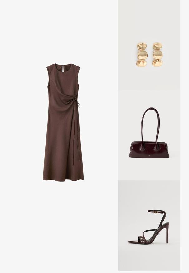 Robe midi sans manches de couleur brun foncé avec encolure ronde et détail noué sur le côté créant un drapé froncé d'un côté.; Sandale à talons hauts en cuir verni bourgogne avec une bride de cheville, bout pointu et trois bandes horizontales sur le pied. Détail de boucle dorée.; Sac à main en cuir brun foncé brillant avec de longues anses fines et une base rectangulaire structurée sur un fond clair uni.; Boucles d’oreilles pendantes ton or avec trois segments irréguliers, lisses et arrondis empilés verticalement sur un fond clair uni.