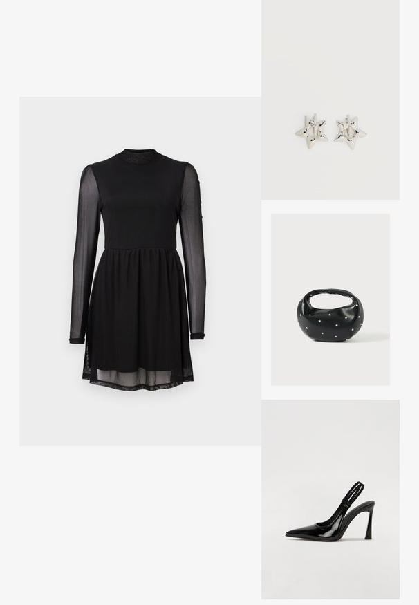 Zwarte jurk met een pasvormige lijfje, lange doorzichtige mouwen en een uitlopende rok. De halslijn is hoog en de stof is glad met een lichte glans.; Zwarte gepatineerde leren slingback pump met puntige neus, slanke hoge hak en dubbele elastische band voor een veilige pasvorm. Gladde, glanzende oppervlakte.; Zwarte leren handtas met een afgeronde vorm, versierd met zilveren studs, en een korte handgreep. Gladde textuur en ritsluiting.; Zilverkleurige stervormige oorringen met een gladde, gepolijste afwerking op een effen witte achtergrond.