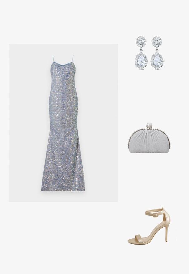 Hellblaues Pailletten-Abendkleid mit figurbetontem Schnitt, dünnen Trägern und einem Meerjungfrau-Saum, das mehrfarbige reflektierende Akzente aufweist.; Einzelne goldene High-Heel-Sandale mit Knöchelriemen und Schnalle, offenem Zeh und schmalem Absatz auf weißem Hintergrund.; Silbergraue Clutch mit gerafftem Stoff, Perlbesatz entlang der Ränder und einem dekorativen silbernen Verschluss oben.; Ohrringe in Silberfarbe mit einem runden Stecker im Pavé-Stil und einem tropfenförmigen Anhänger, der von kleineren Steinen umgeben ist, was einen funkelnden Effekt betont.