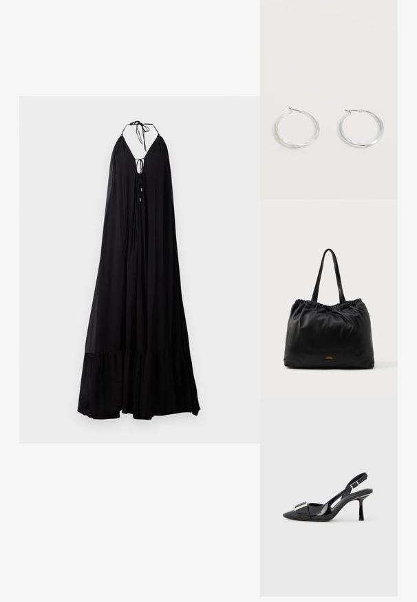 Schwarzes Maxikleid mit Halterneck, tiefem V-Ausschnitt und Bindeschnürung. Es hat eine fließende Silhouette und einen rüschierten Saum. Leichter Stoff.; Schwarzer Slingback-Pumps aus Lackleder mit spitzer Kappe und metallischem Akzent auf dem Rist. Verfügt über einen schlanken Absatz und einen verstellbaren Riemen.; Schwarze Leder-Tote mit gerafftem Oberteil und glatter Oberfläche, ausgestattet mit zwei stabilen Griffen und einem kleinen goldenen Logo auf der Vorderseite.; Silberne Metallcreolen mit glatter, leicht gebogener Oberfläche und Klappverschluss vor schlicht weißem Hintergrund.