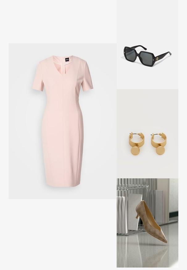 Robe ajustée rose clair avec des manches courtes, décolleté en V et détail découpé à l'avant. Fabriquée à partir d'un tissu lisse avec une silhouette cintrée.; Chaussure beige à talon kitten pointu avec un motif subtil, flottant au-dessus d'une surface réfléchissante près d'organisateurs en fil métallique.; Lunettes de soleil noires avec un design carré large, dotées de verres sombres et d'un détail en hardware circulaire doré sur le côté. Texture en plastique lisse.; Paire de boucles d'oreilles créoles dorées avec des pendentifs circulaires plats suspendus à l’intérieur de chaque créole sur fond blanc.
