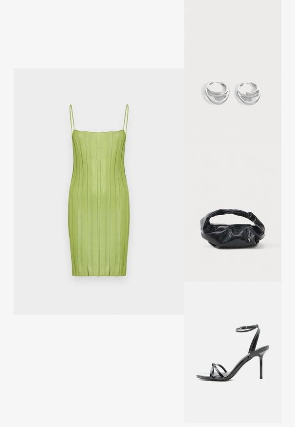Robe moulante verte à côtes avec fines bretelles, dotée de rayures verticales, d'une silhouette cintrée et d'une texture lisse.; Sandale à talon haut en cuir verni noir avec de fines lanières croisées sur les orteils et une sangle à boucle à la cheville sur fond blanc.; Sac noir en matériau texturé et brillant avec une poignée circulaire torsadée et une fermeture éclair. Présente un design doux et froissé.; Paire de boucles d'oreilles anneaux en argent poli avec un design de barre incurvée superposée sur un fond clair uni.